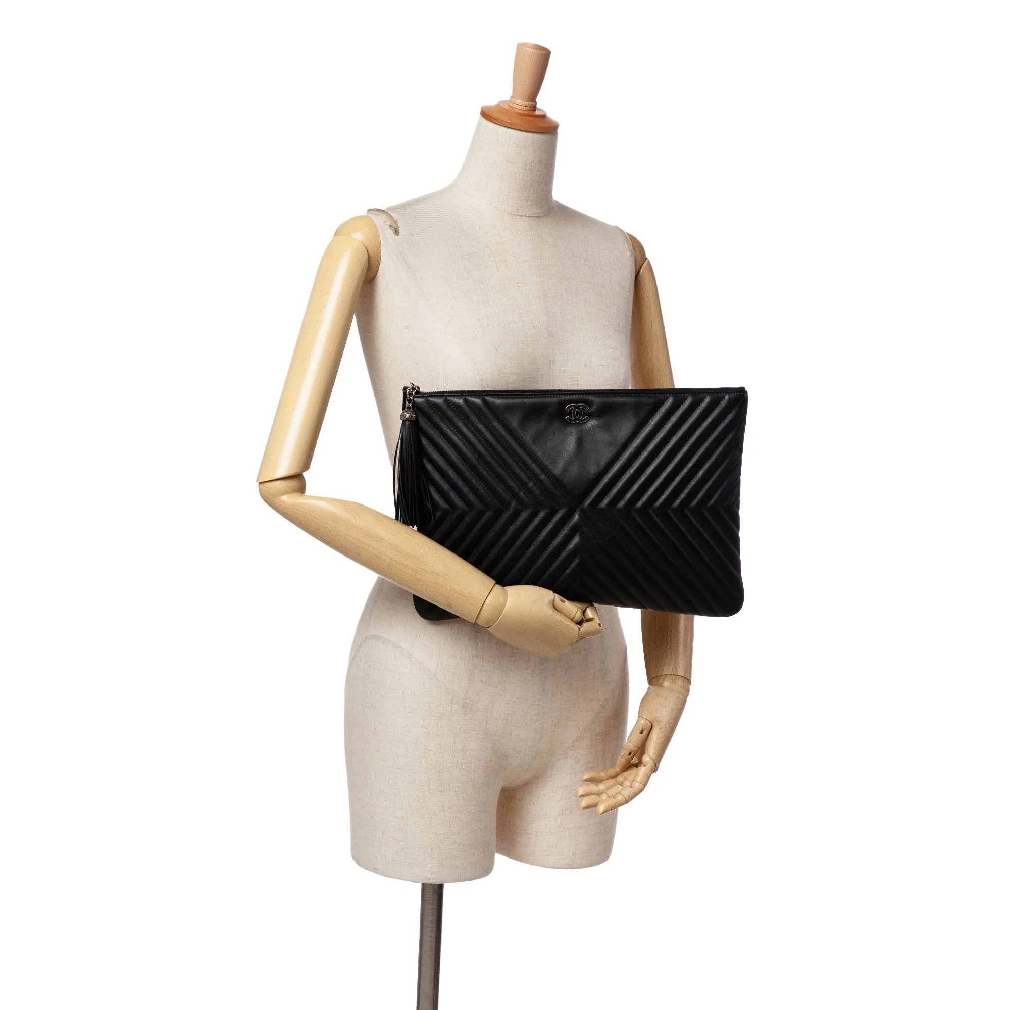 Black Chanel Large Diagonal Chevron Calfskin Tassel O Case Clutch