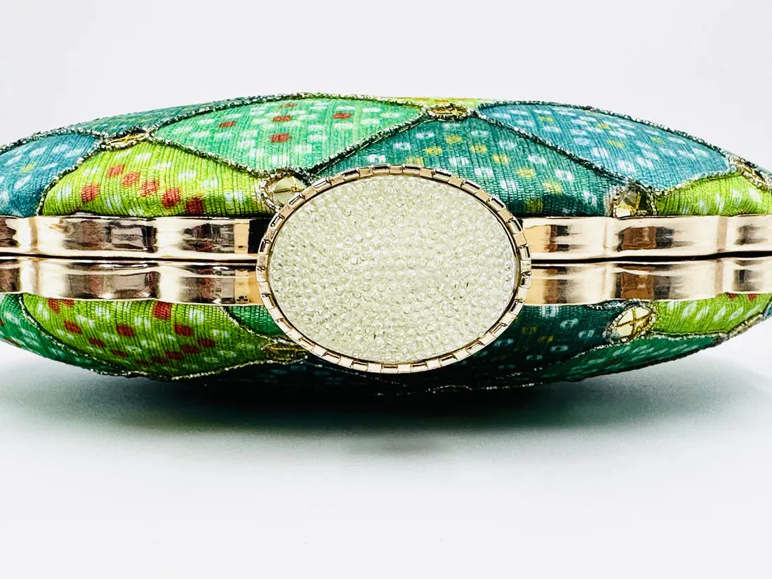 CURVED SHAPED GREEN CLUTCH