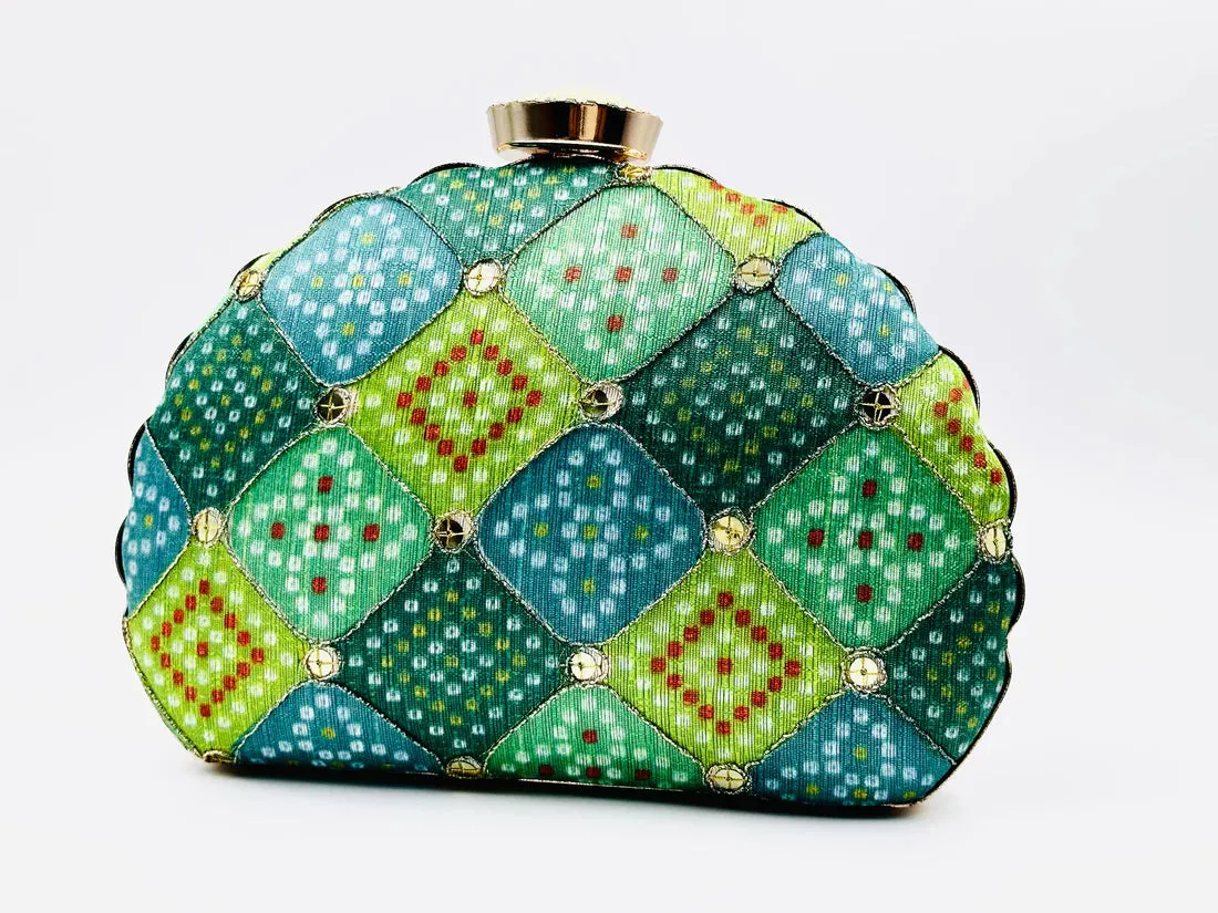 CURVED SHAPED GREEN CLUTCH