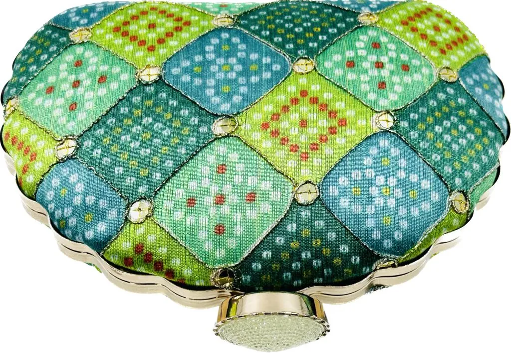 CURVED SHAPED GREEN CLUTCH