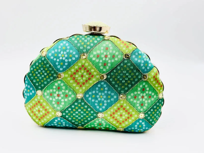 CURVED SHAPED GREEN CLUTCH