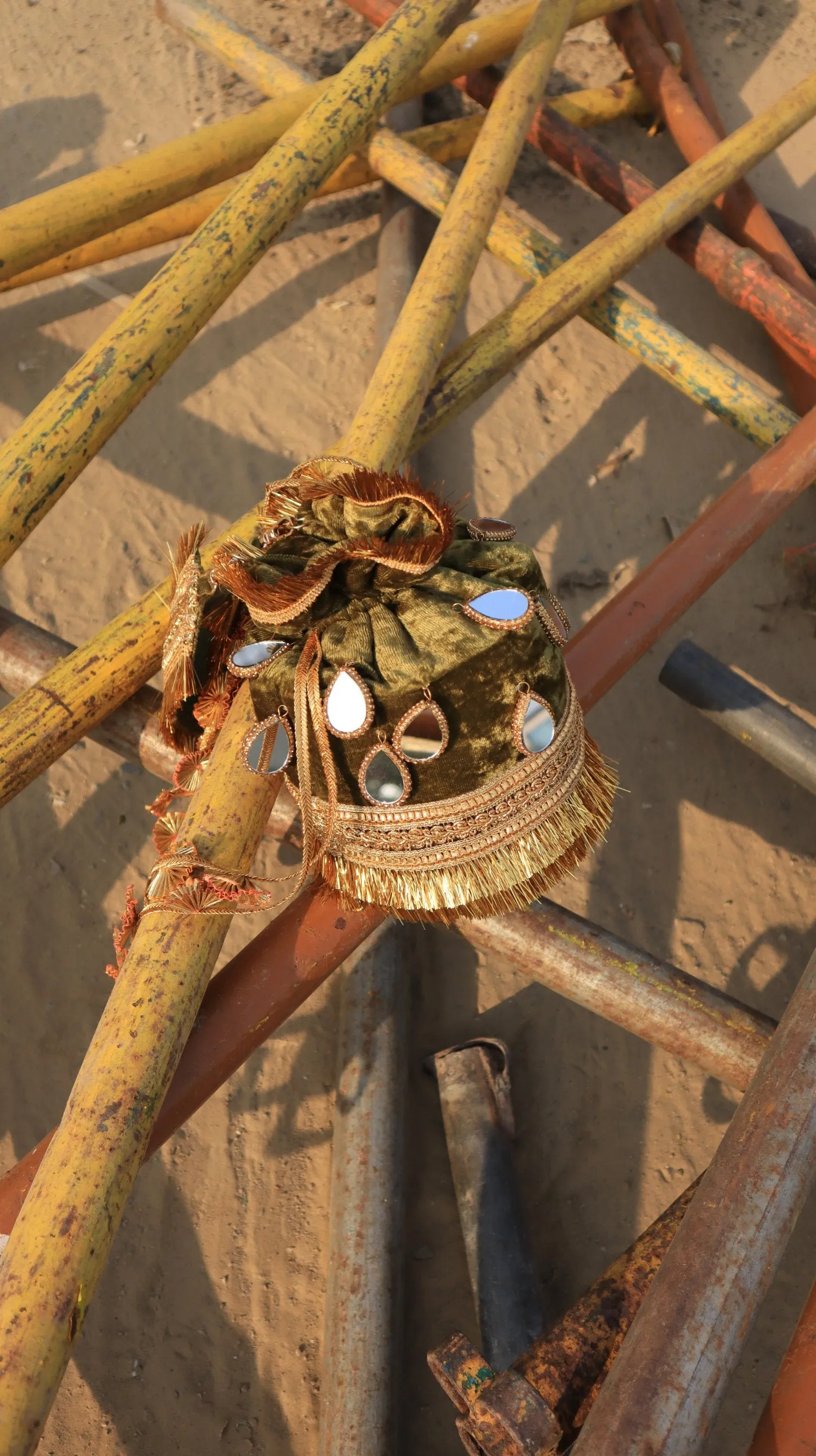 Dil Shaad Bucket Bag