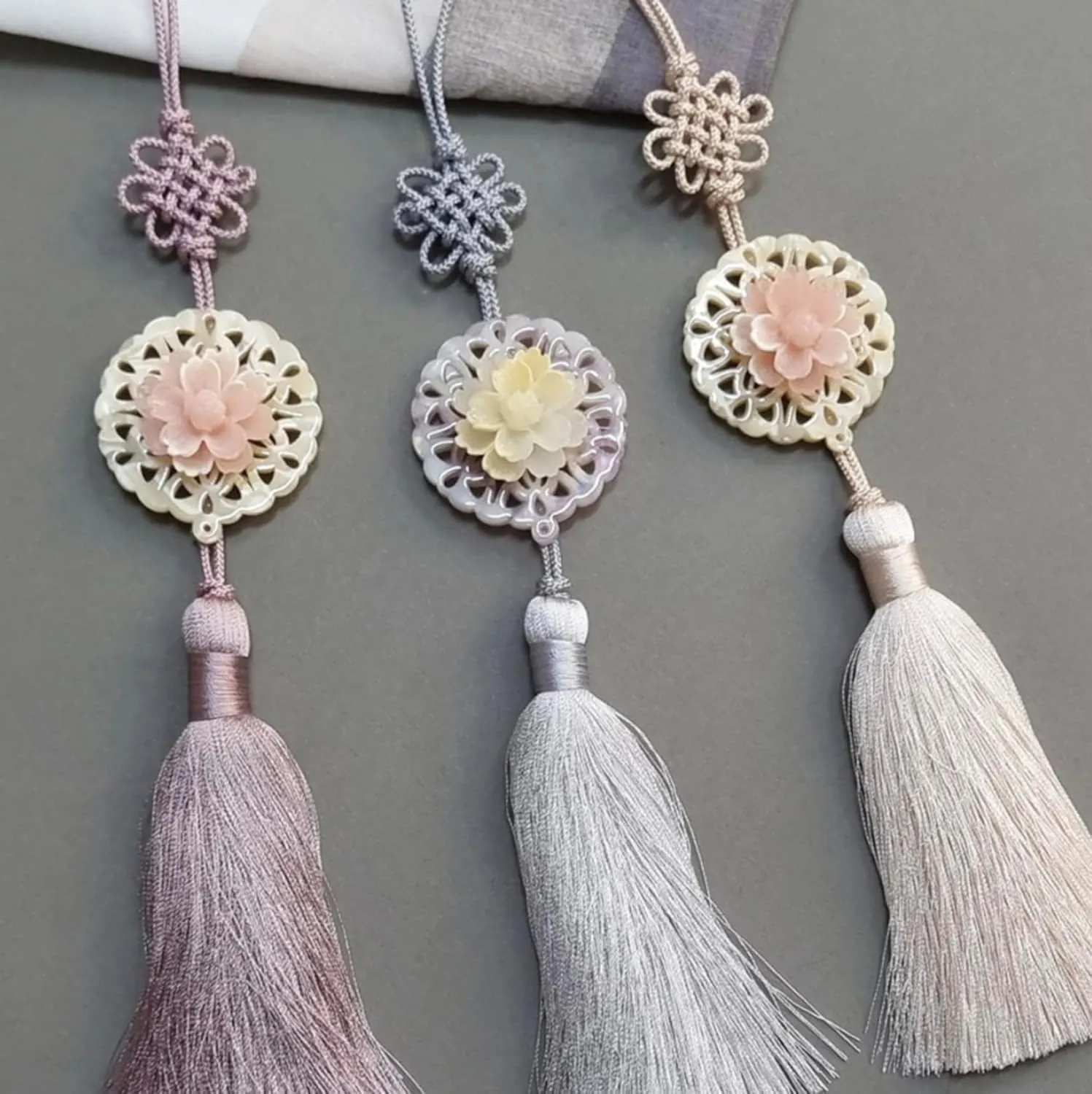 Hanbok Ornaments Tassel Norigae, Hanbok Accessory Kids Hanbok Korean Accessory Korean Gift Tassel Hanbok Norigae Kids (Beige)