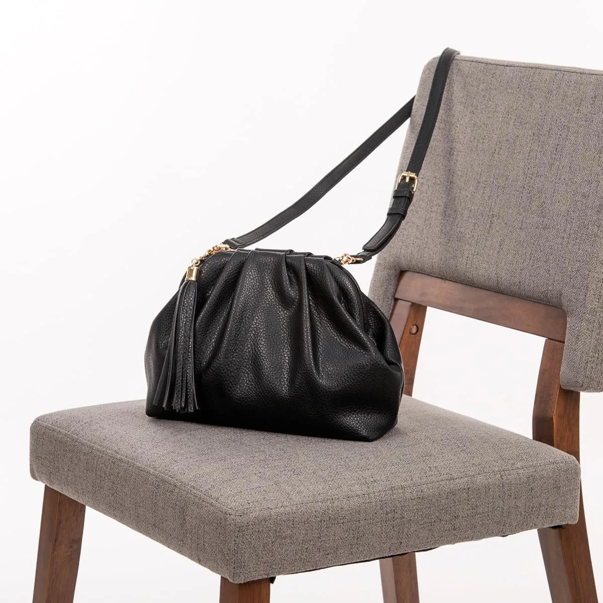 JNB Dumpling Bag for Women Clutch Purses, Cloud Crossbody Handbag Soft Shoulder Bag,party Bag,Wedding Bag,With Tassel.