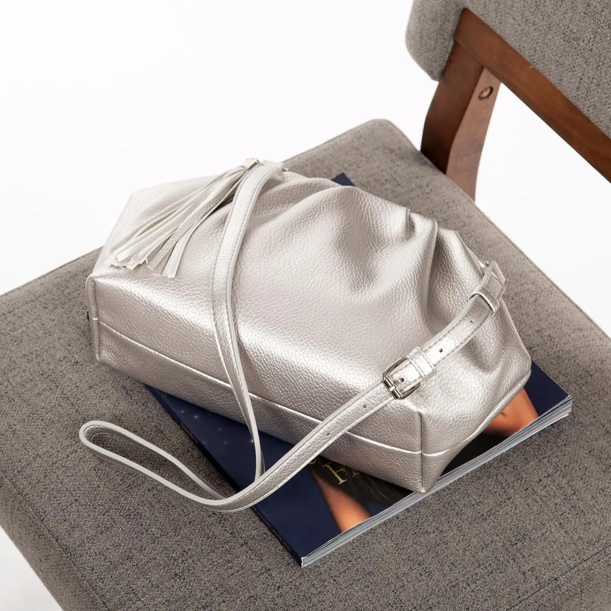 JNB Dumpling Bag for Women Clutch Purses, Cloud Crossbody Handbag Soft Shoulder Bag,party Bag,Wedding Bag,With Tassel.