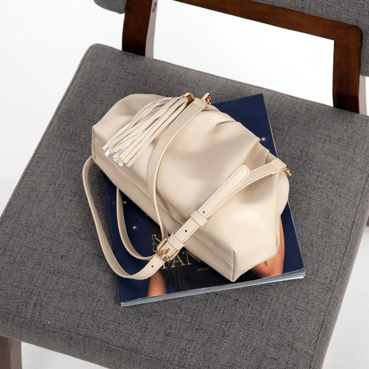 JNB Dumpling Bag for Women Clutch Purses, Cloud Crossbody Handbag Soft Shoulder Bag,party Bag,Wedding Bag,With Tassel.
