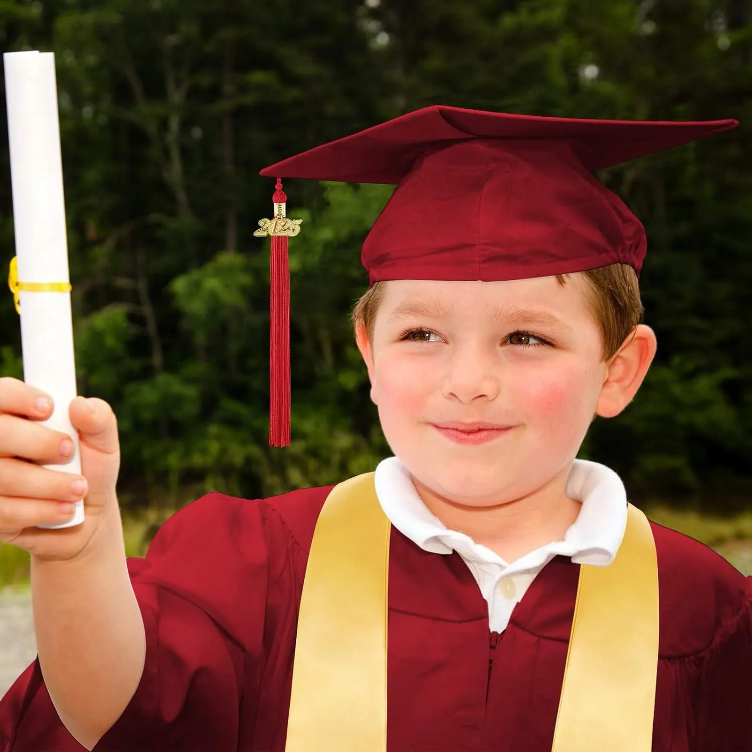 Kindergarten 2025 Graduation Cap and Gown Tassel Sets with Charm Graduations Stoles for Kids Grad Party