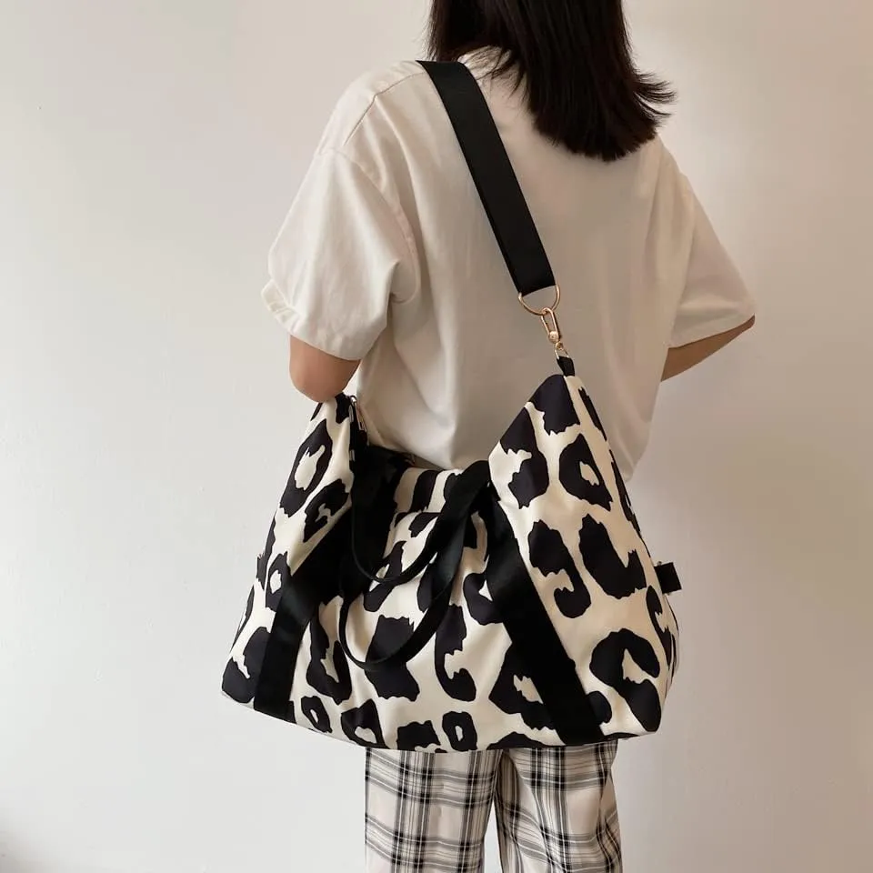 Leopard Print Weekender Tote Bag Gym Duffle Bag for Women Travel Overnight Bag Teacher Bag With Shoulder Strap (Black)