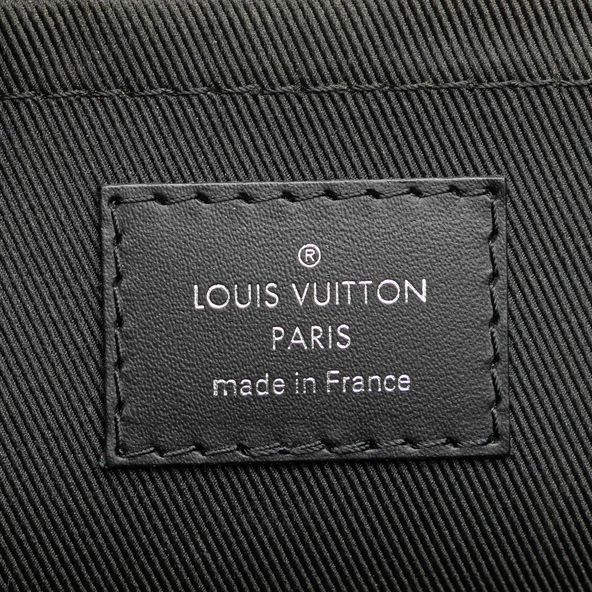 Louis Vuitton Monogram Eclipse Discovery Pochette GM