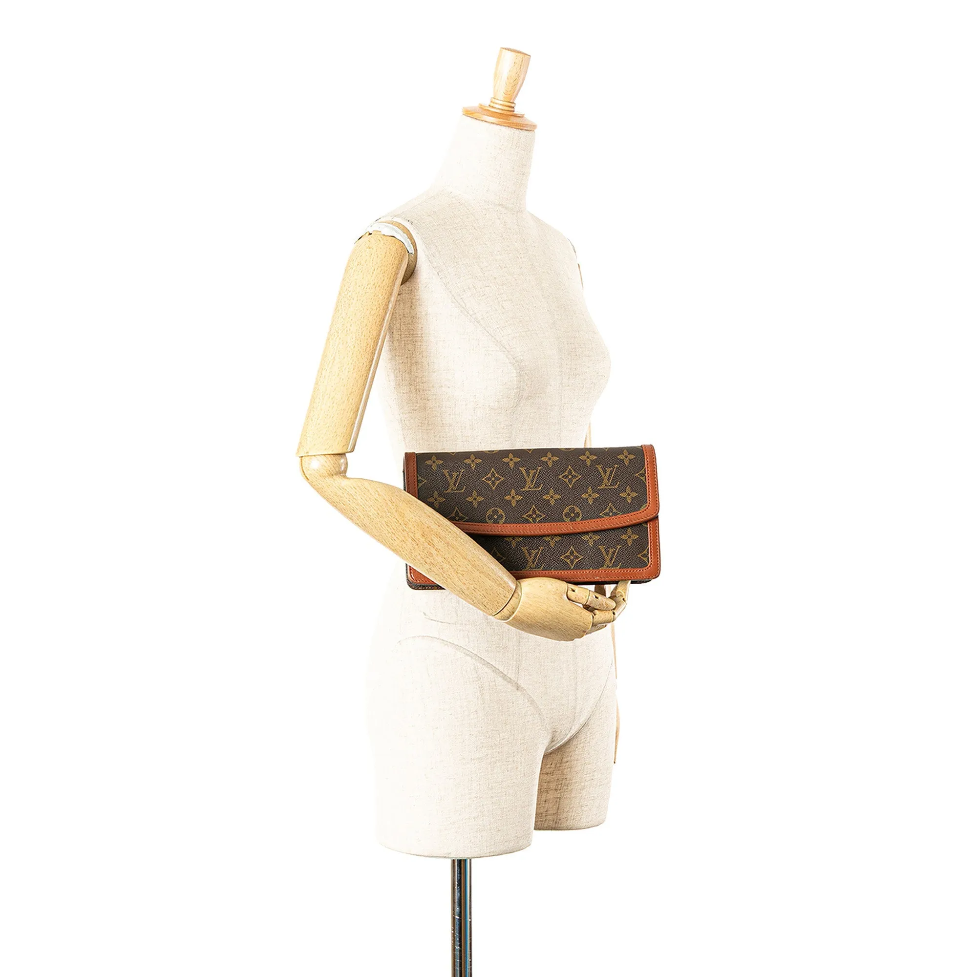 Louis Vuitton Monogram Pochette Dame PM