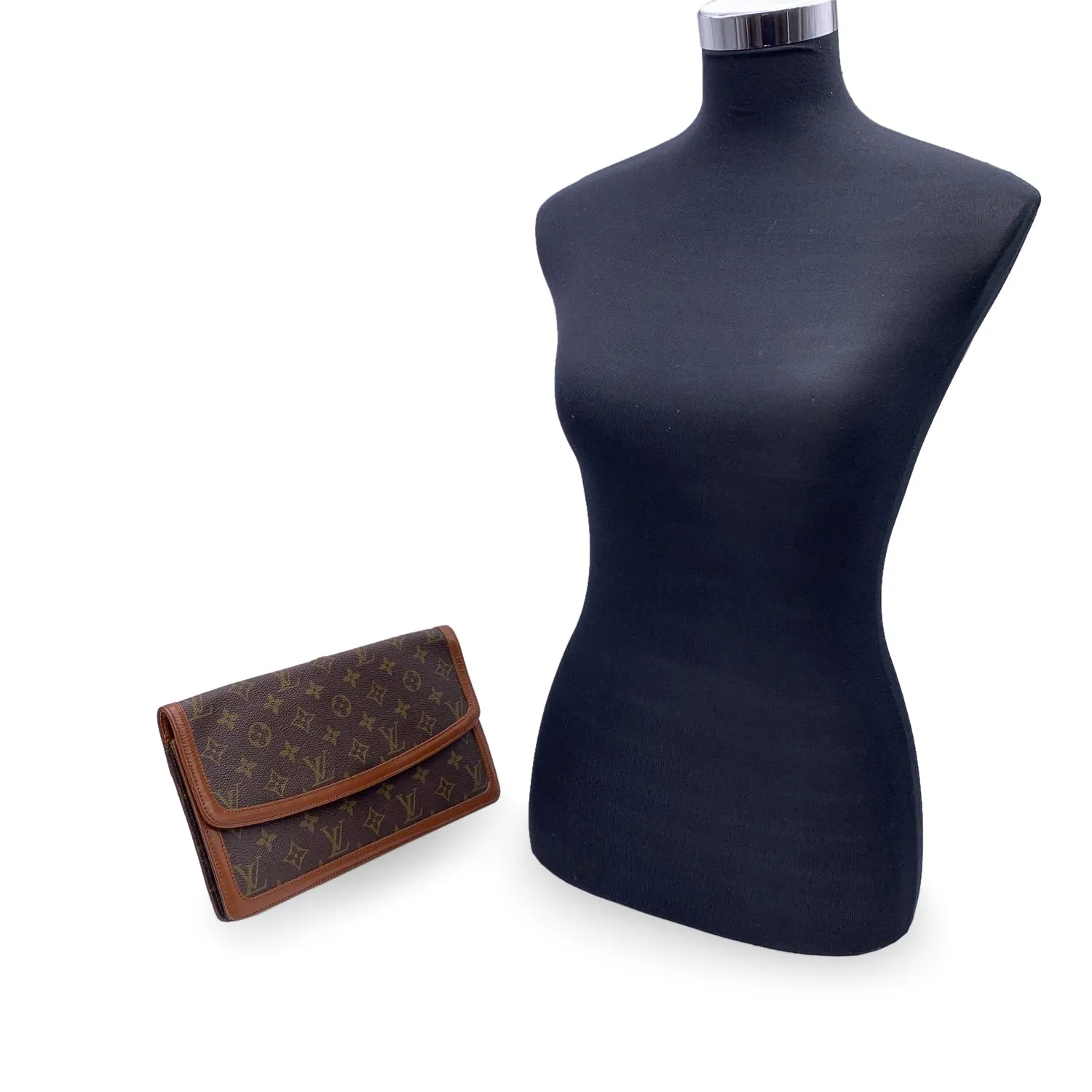 LOUIS VUITTON Vintage Monogram Canvas Pochette Dame Clutch Bag