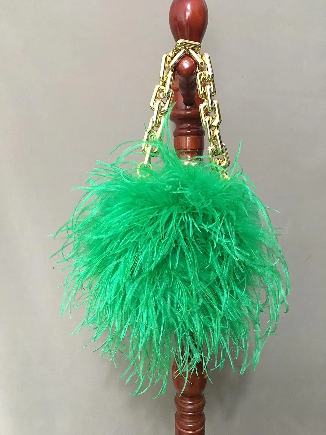 LVCOMEFF Women Ostrich Feather Mini Handbag Purse with Big Gold Chain for Party Fluffy Plush Luxurious