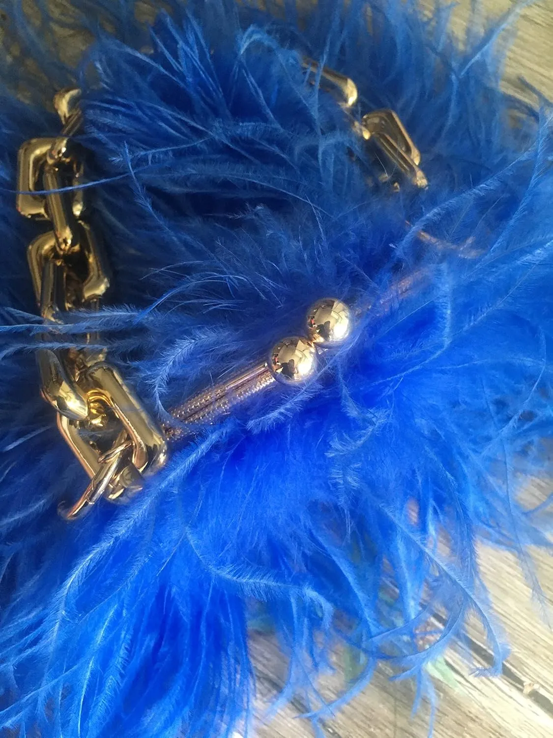 LVCOMEFF Women Ostrich Feather Mini Handbag Purse with Big Gold Chain for Party Fluffy Plush Luxurious
