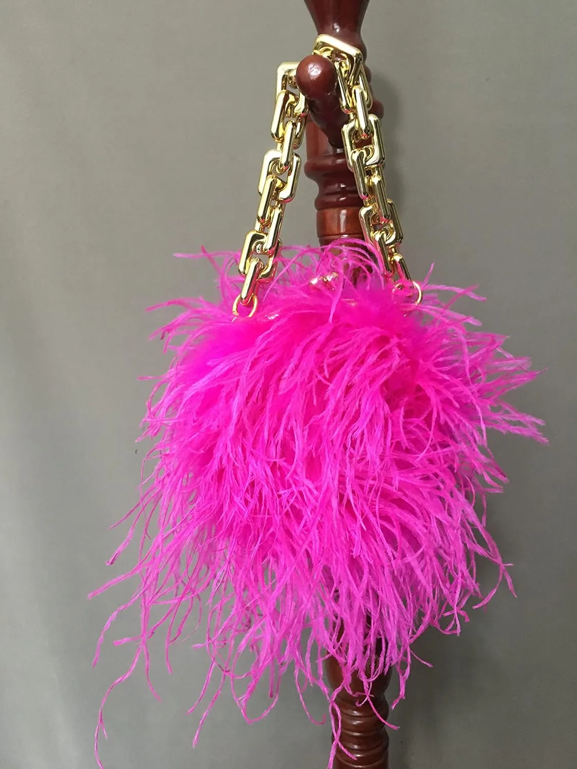 LVCOMEFF Women Ostrich Feather Mini Handbag Purse with Big Gold Chain for Party Fluffy Plush Luxurious