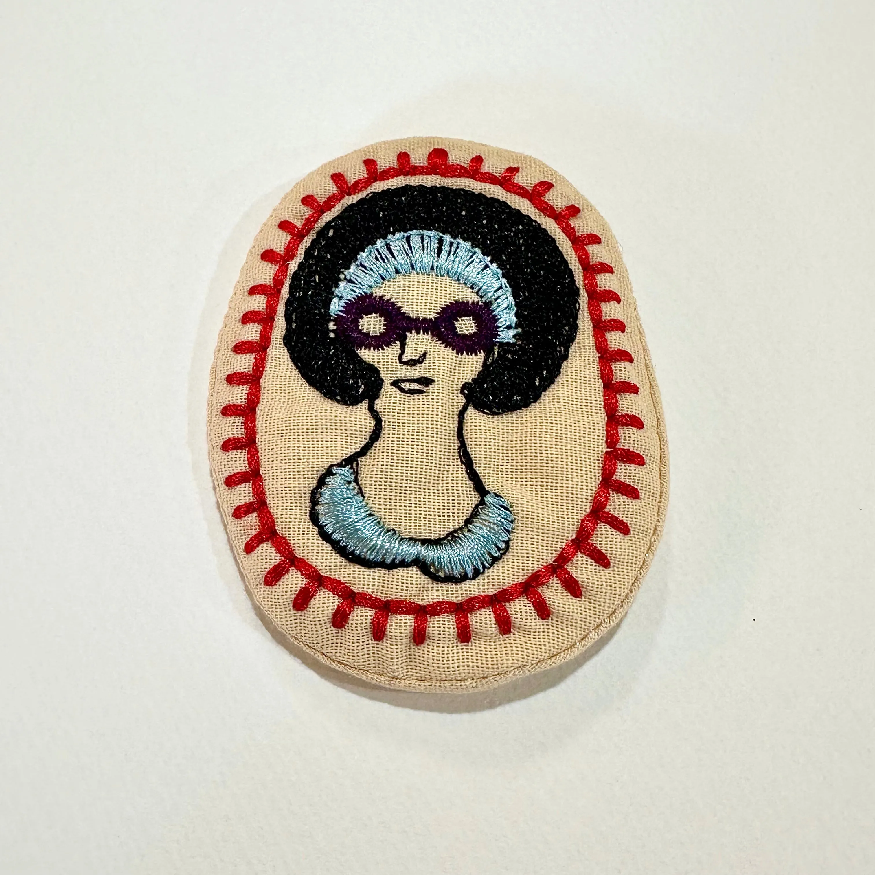 Round Glasses Portrait Embroidered Brooch (Japan)