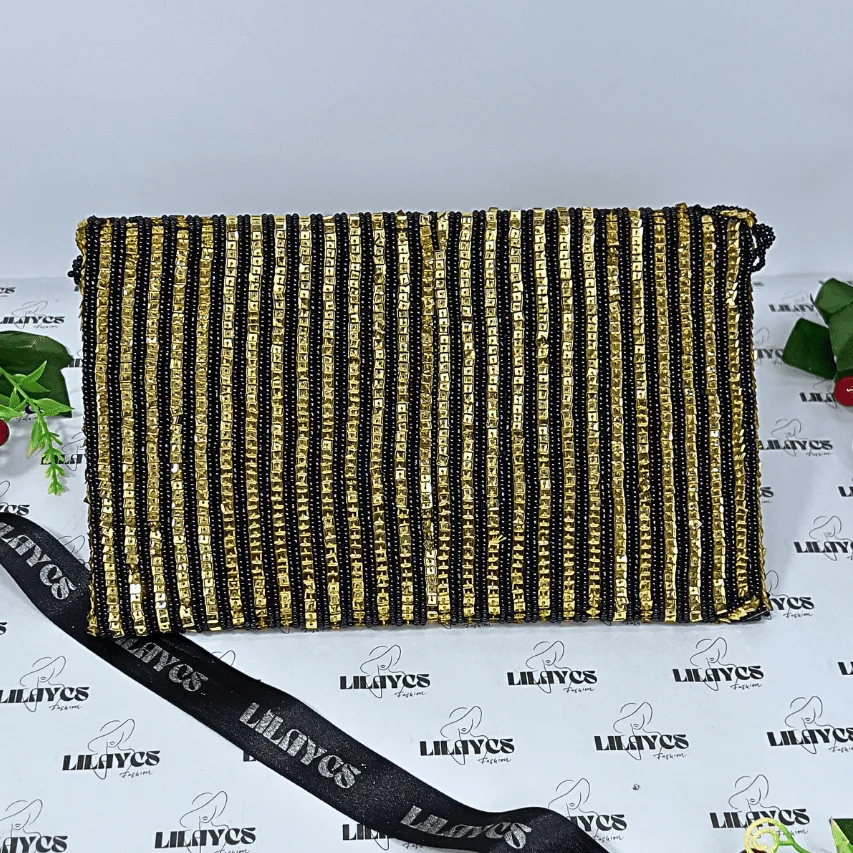 RoYaL - Midnight Elegance Handcrafted Beaded Clutch