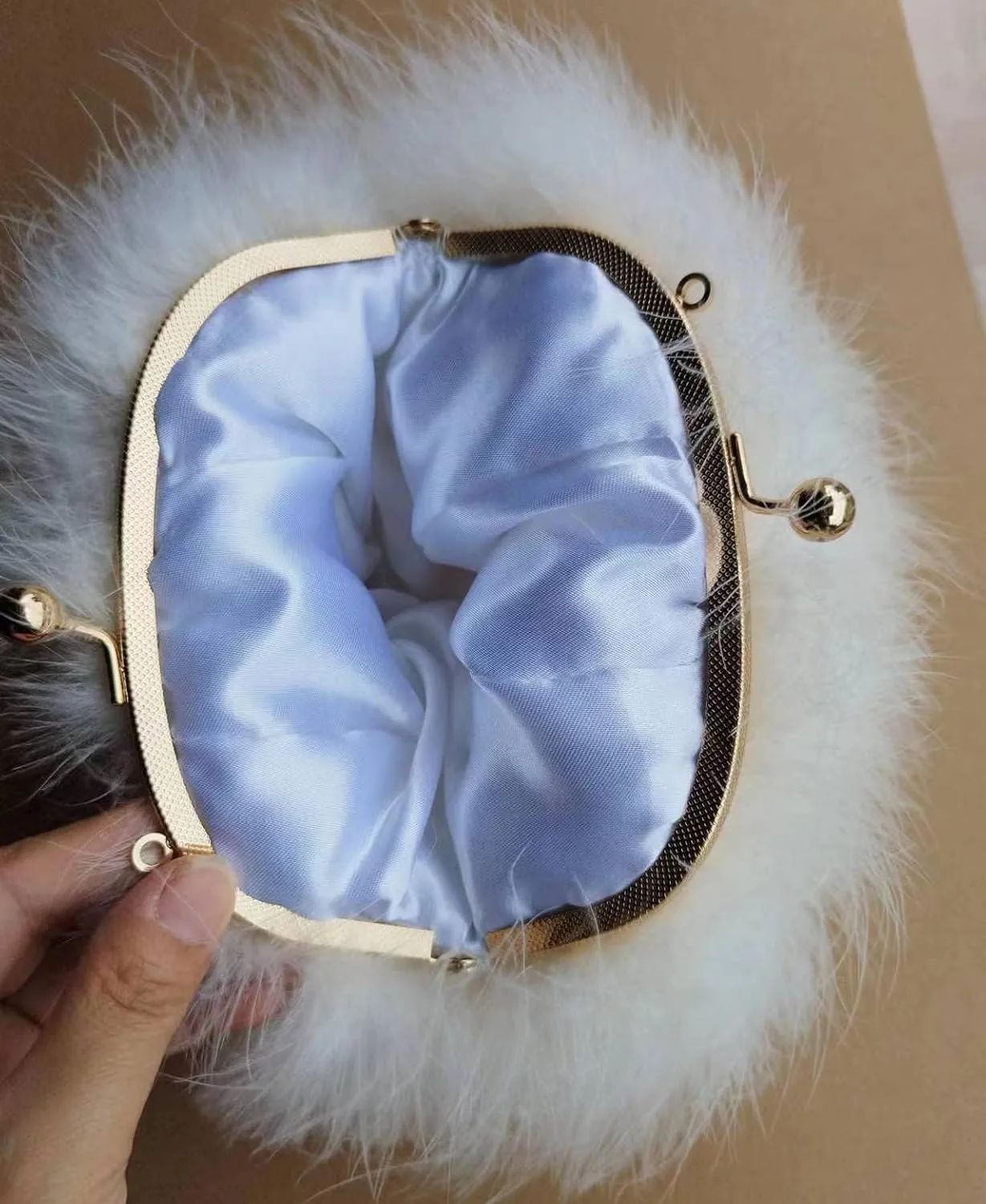 Women's Faux Fluffy Feather Round Clutch Shoulder Bag