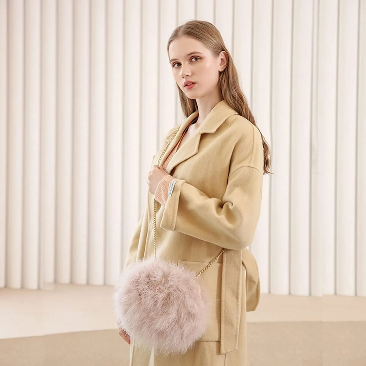Women's Faux Fluffy Feather Round Clutch Shoulder Bag