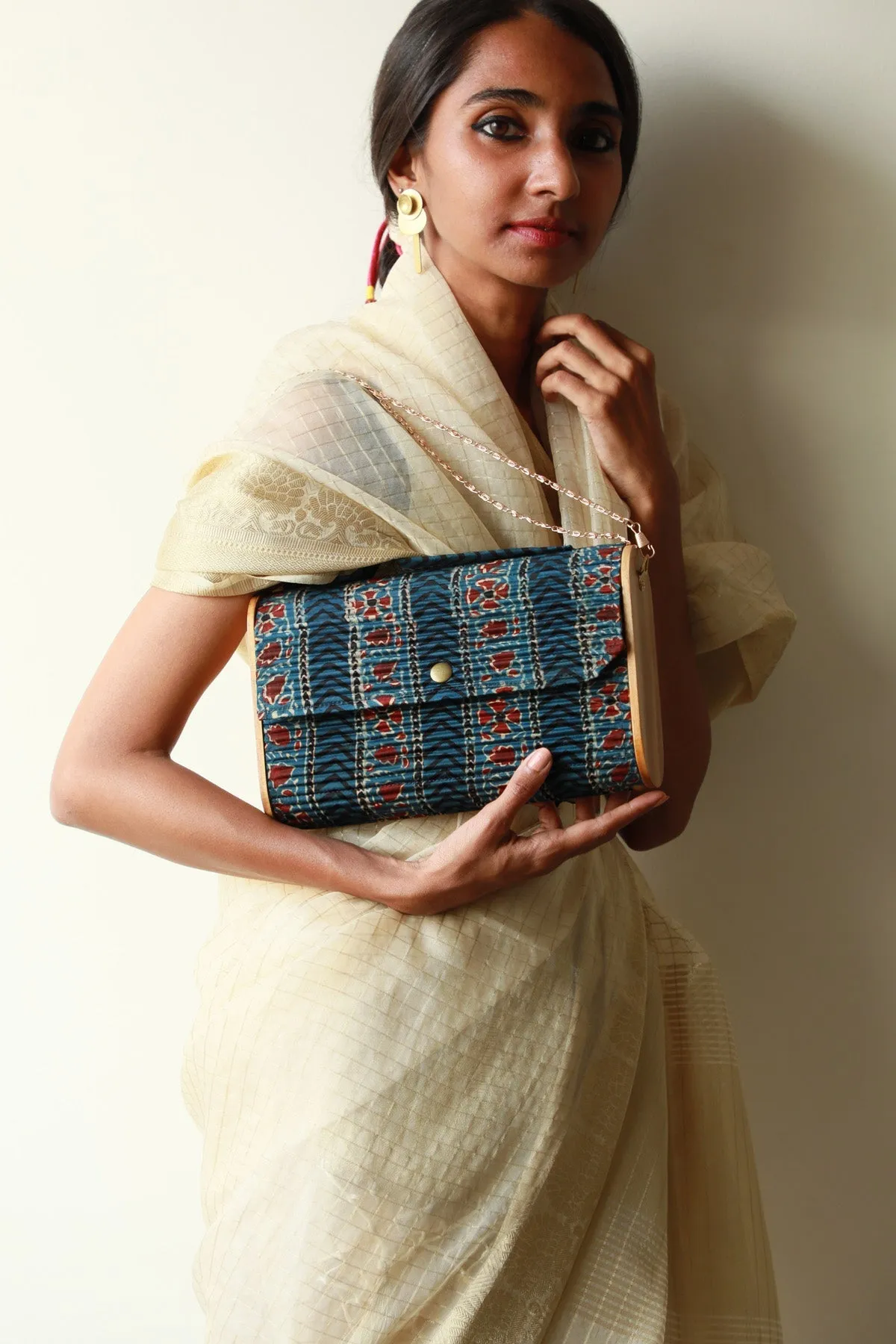 Zijde Upcycled Capsule Clutch